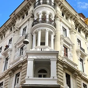 Le Petit Róma