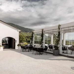 https://locanda-mamagio.hotelinveneto.com
